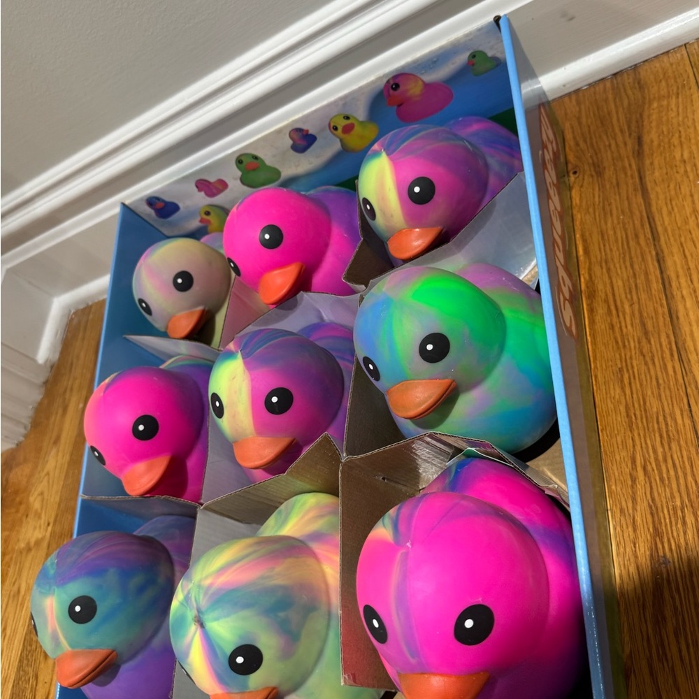 ONE Squeezy Squeeezy tie dye Squishy Duck NWT Toymendous - Picture 6 of 9